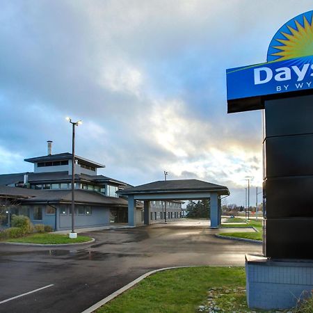 Days Inn By Wyndham Барри Экстерьер фото
