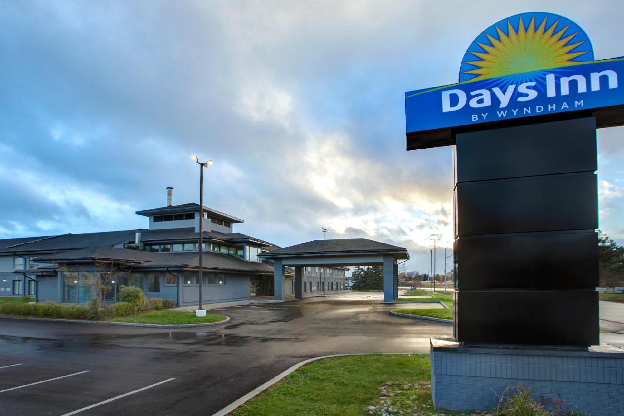 Days Inn By Wyndham Барри Экстерьер фото